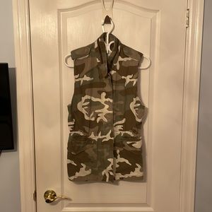 Club Monaco Women’s Camo Cotton Vest